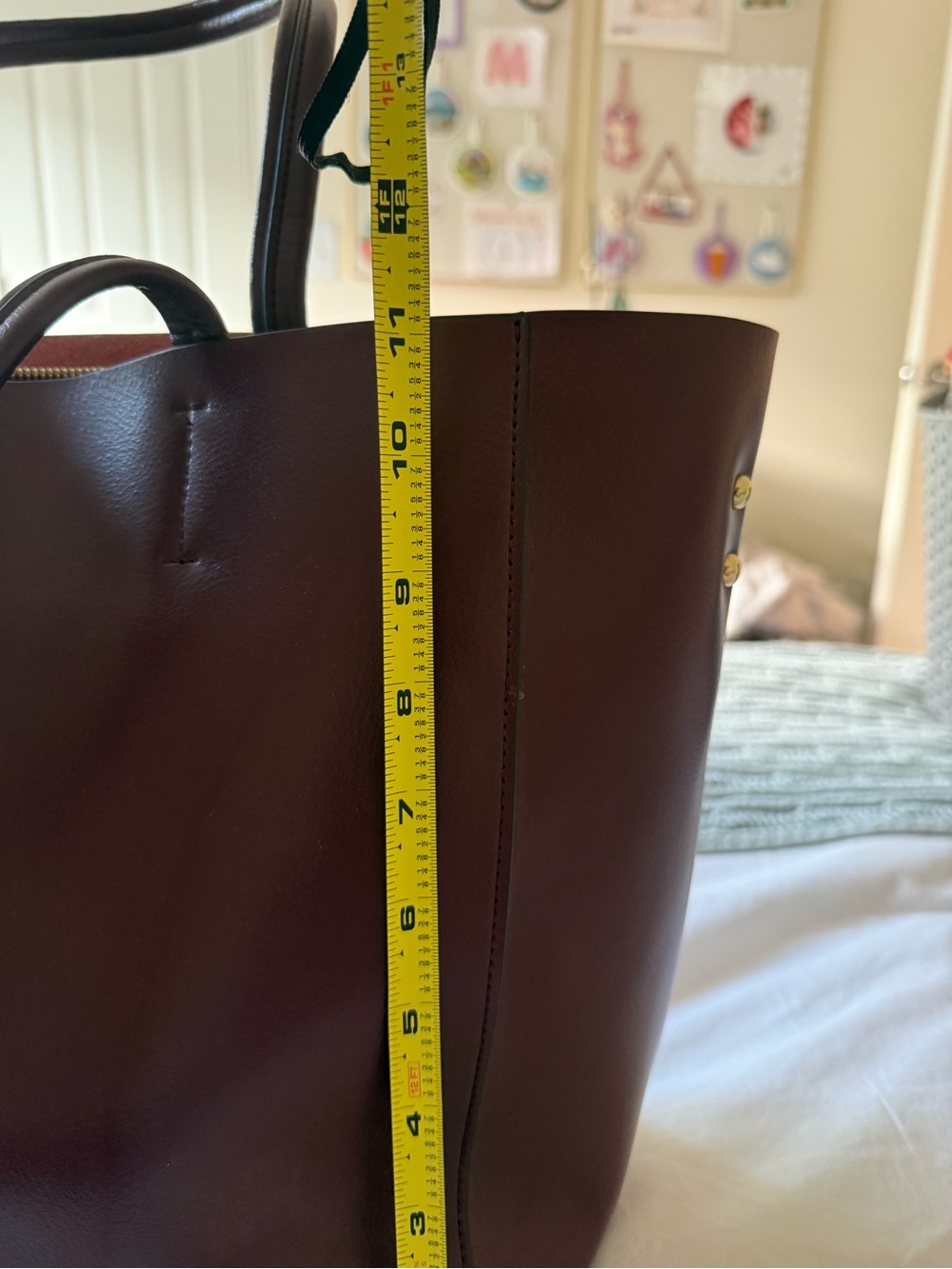 Women’s Leather Tote Bag in Deep Burgundy - Picture 6 of 8